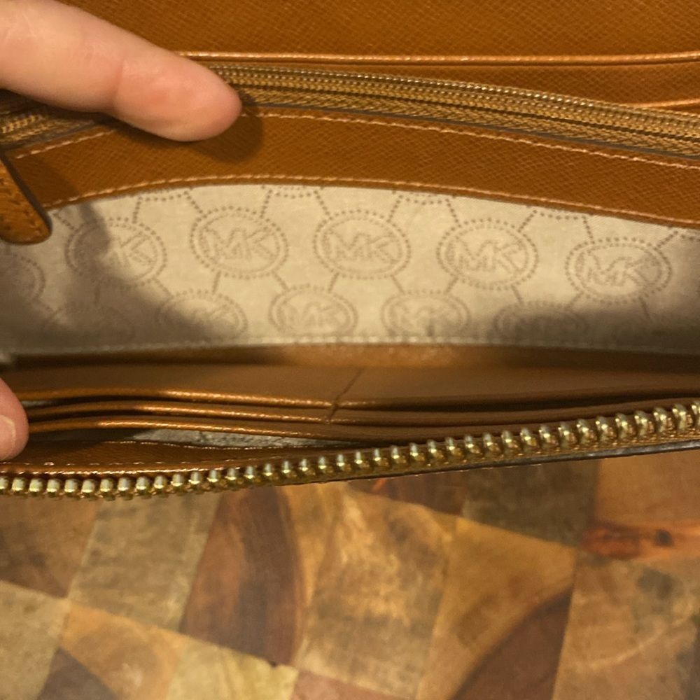 Michael Kors Large Zip Around Wallet NWOT - Picture 6 of 9